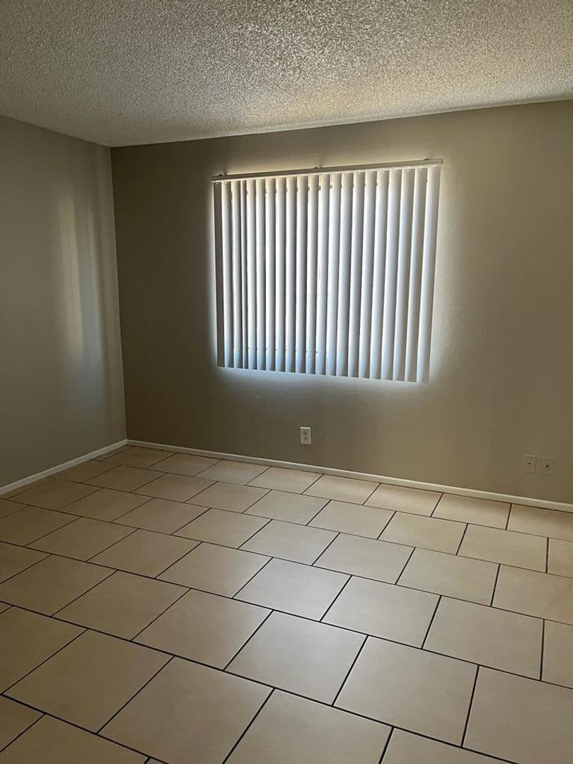 Apple Valley Apartment: 17802 Quantico Rd