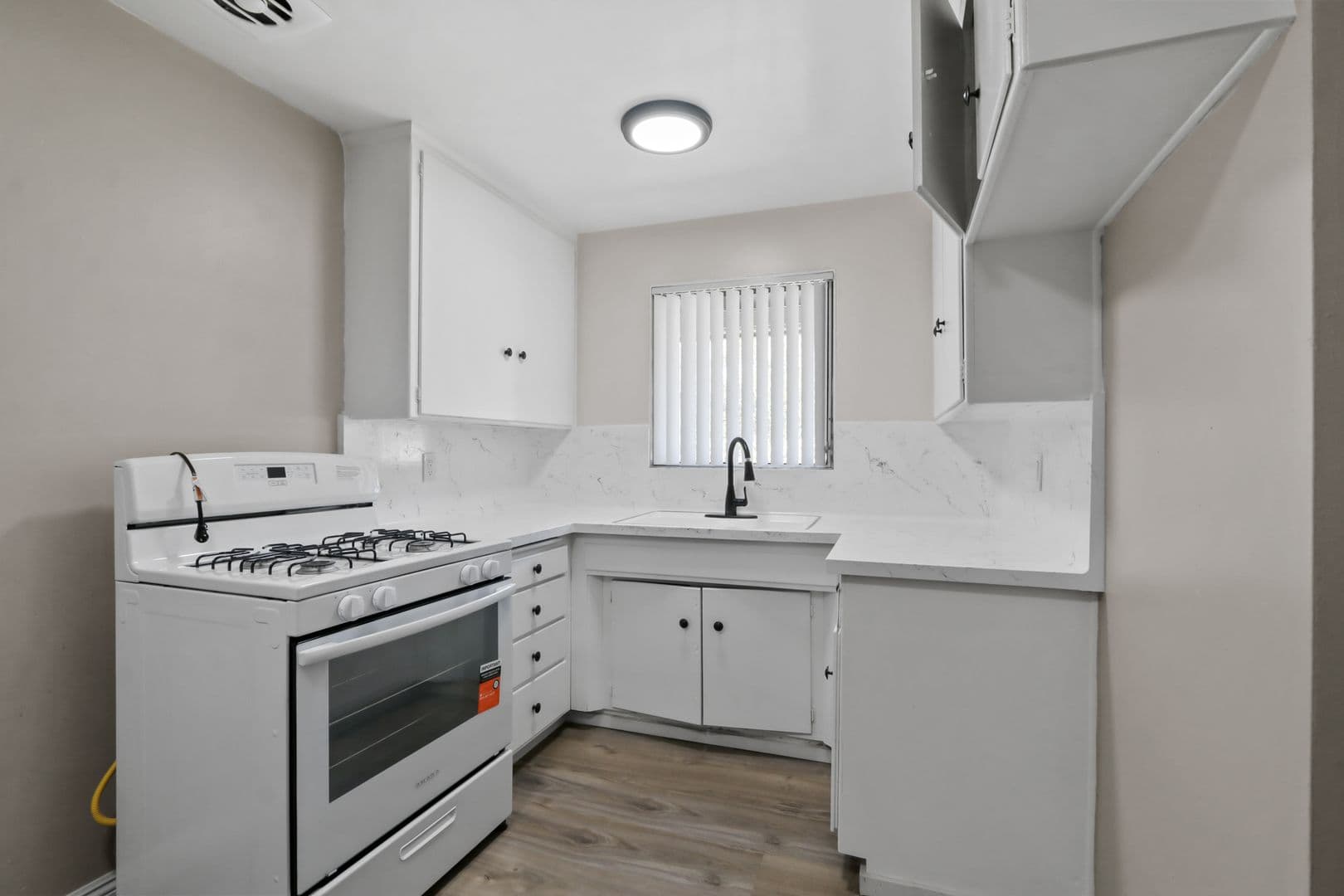 Riverside Apartment: 7429 Potomac Street