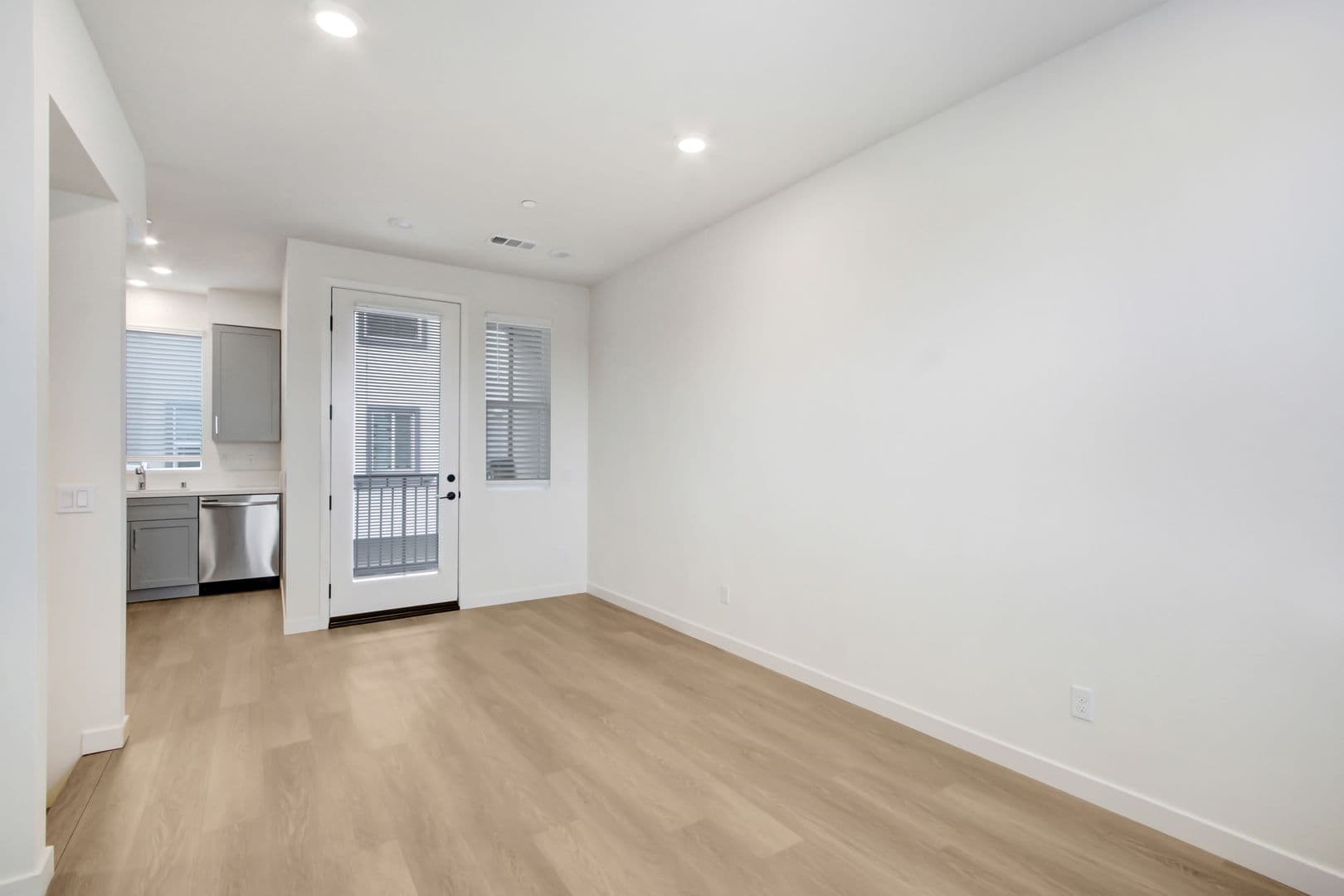 Ontario Apartment: 221 N Mountain Ave