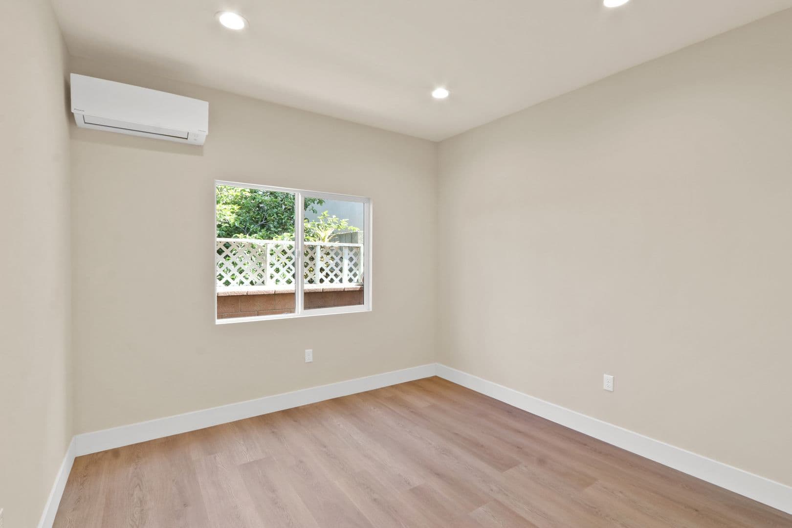 Bellflower Apartment: 10132 Alondra Blvd. & 16102 Cornuta Ave.