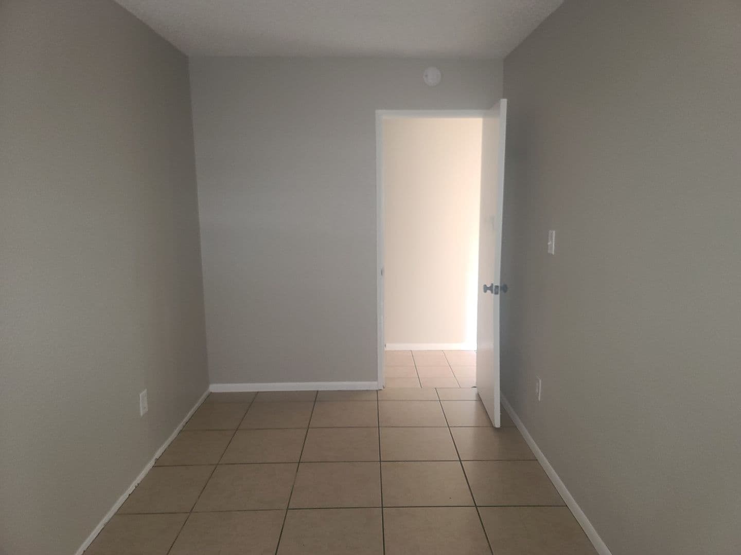 Pomona Apartment: 1079 Patterson Ave.