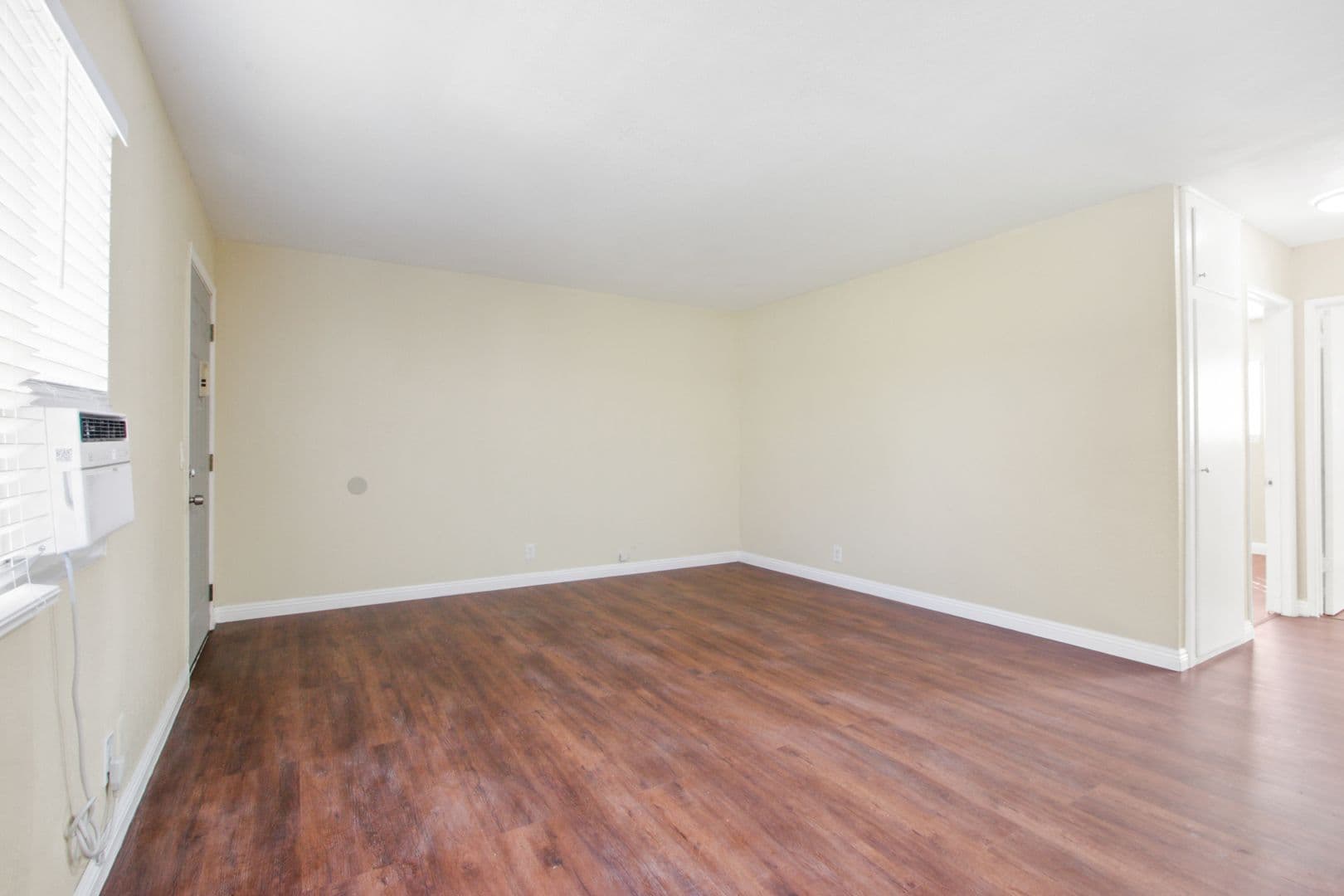 Alhambra Apartment: 3104-3208 W Ramona Rd