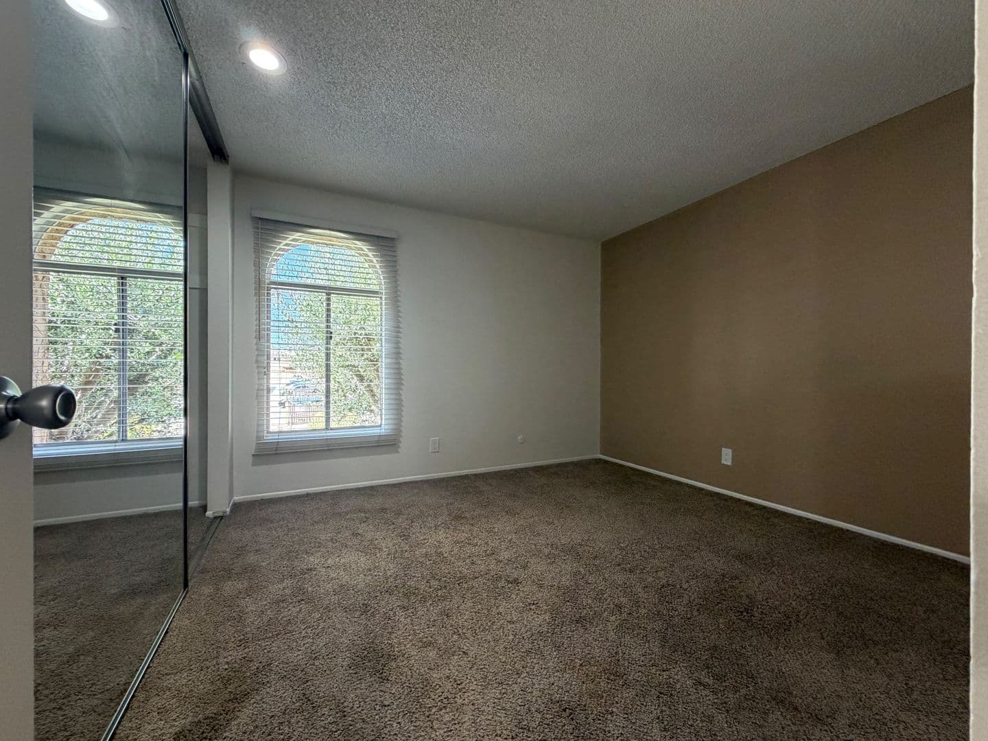 Alhambra Apartment: 300 W Grand Ave