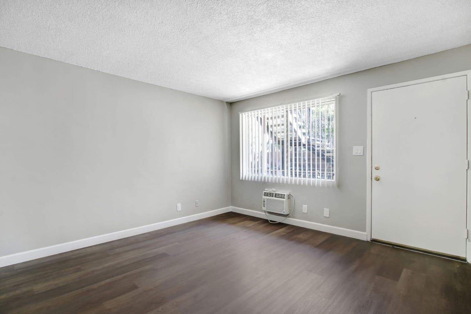 Riverside Apartment: 7429 Potomac Street