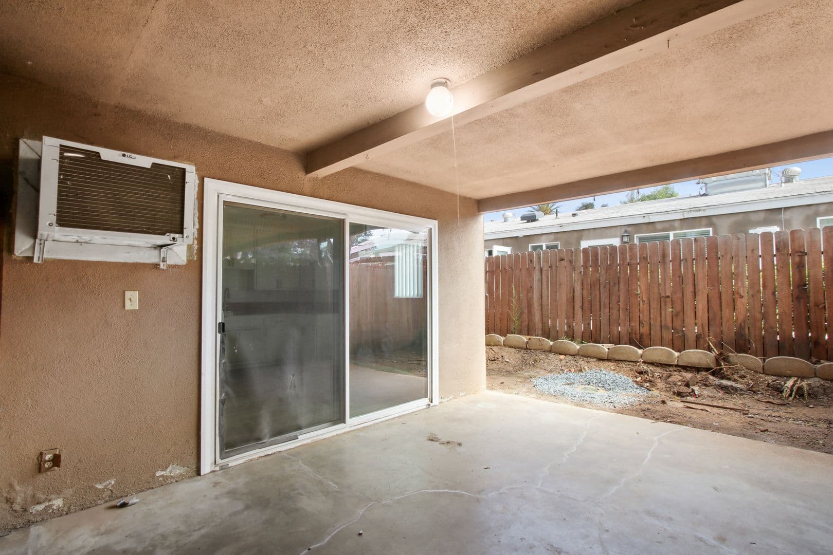 Redlands Apartment: 930 Stillman Ave