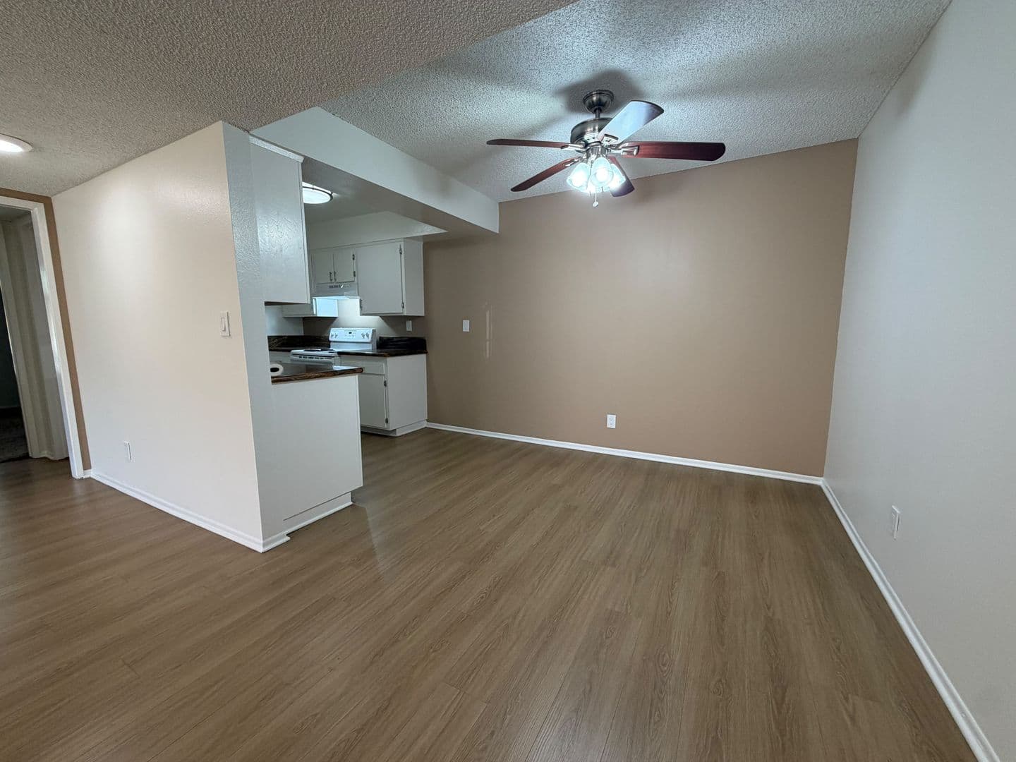 Alhambra Apartment: 300 W Grand Ave
