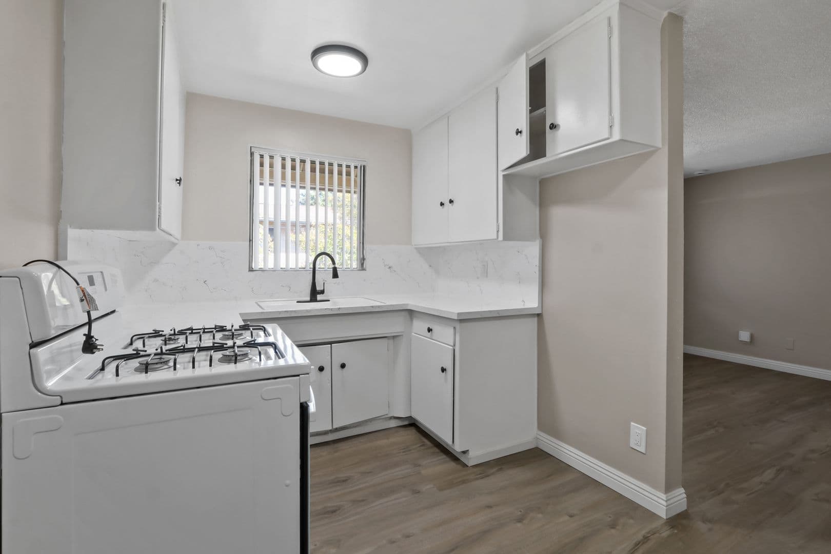 Riverside Apartment: 7429 Potomac Street