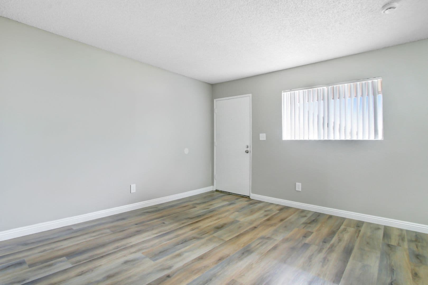 Fontana Apartment: 8919 Mango Ave