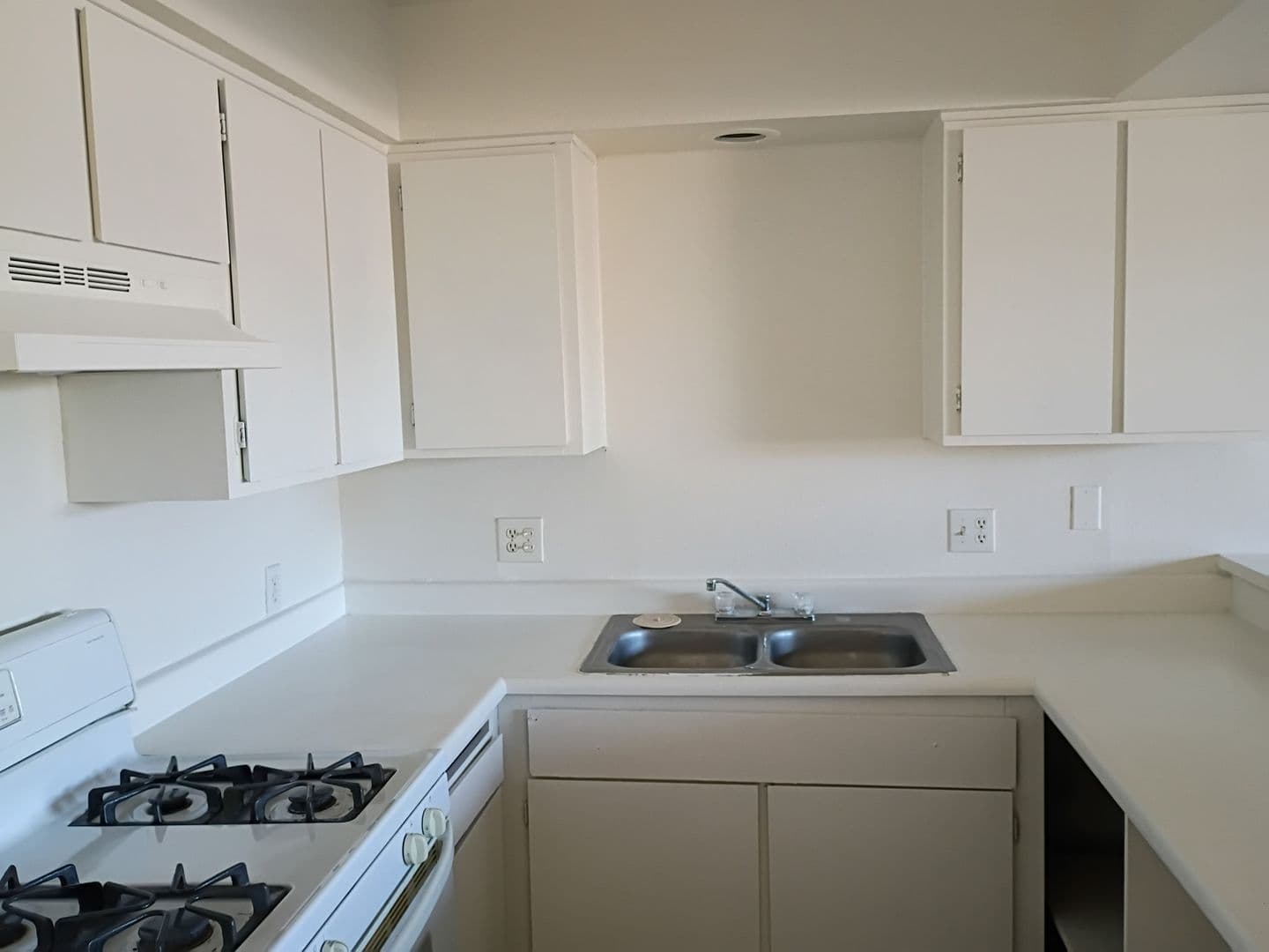 Needles Apartment: 1932 Erin Drive