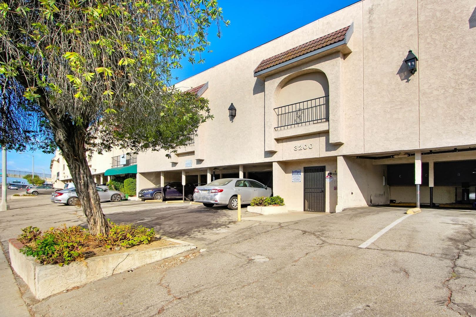 Alhambra Apartment: 3104-3208 W Ramona Rd