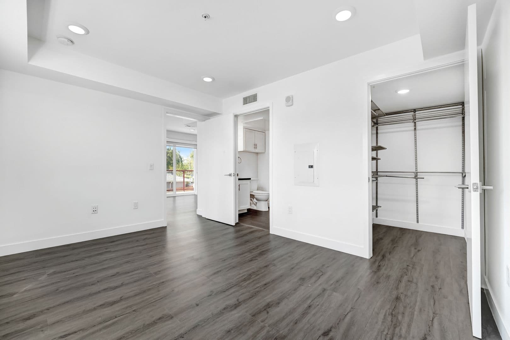 Culver City Apartment: 5455 Inglewood Blvd.