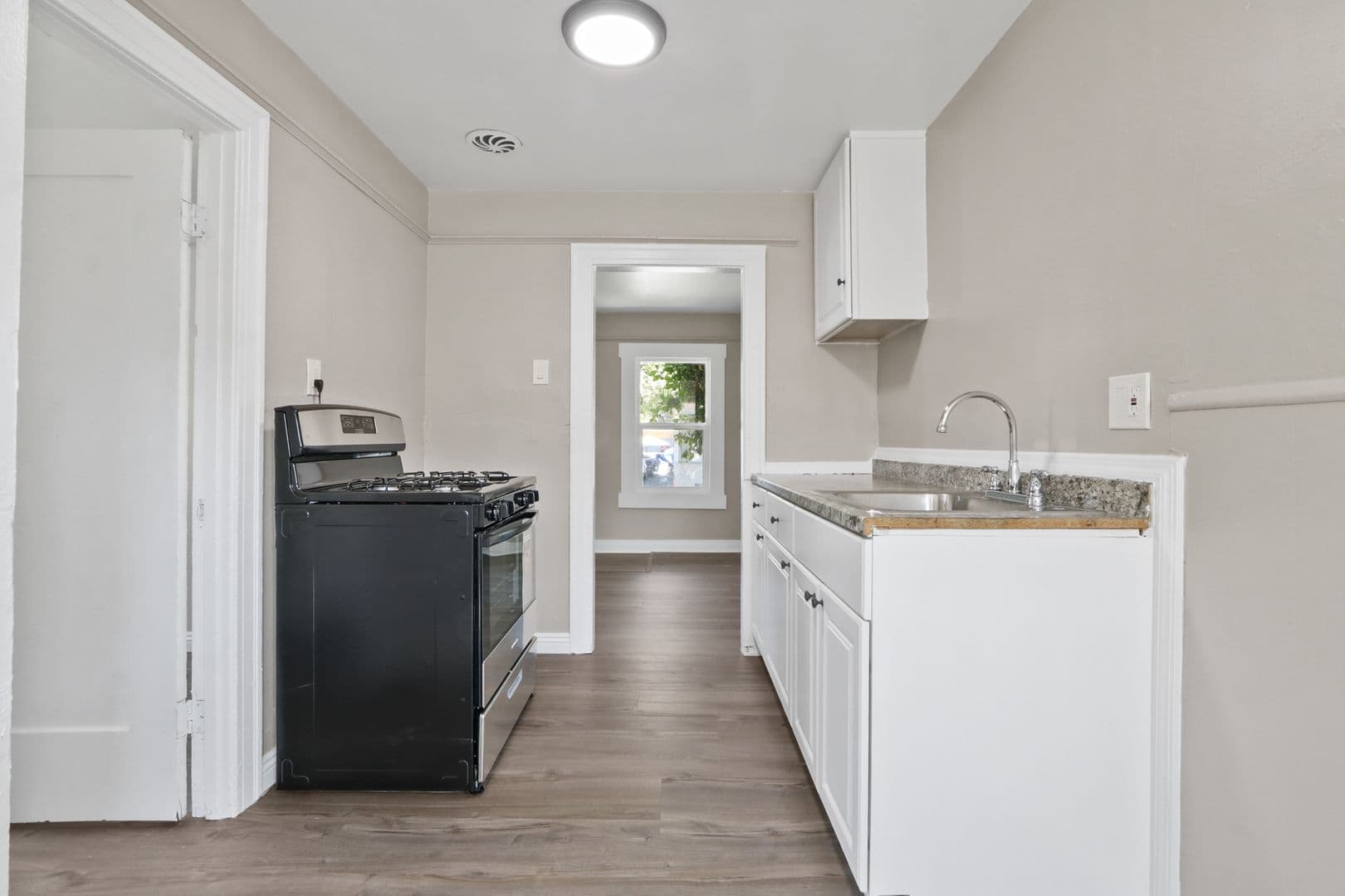 Alhambra Apartment: 1616 Cherry Lane