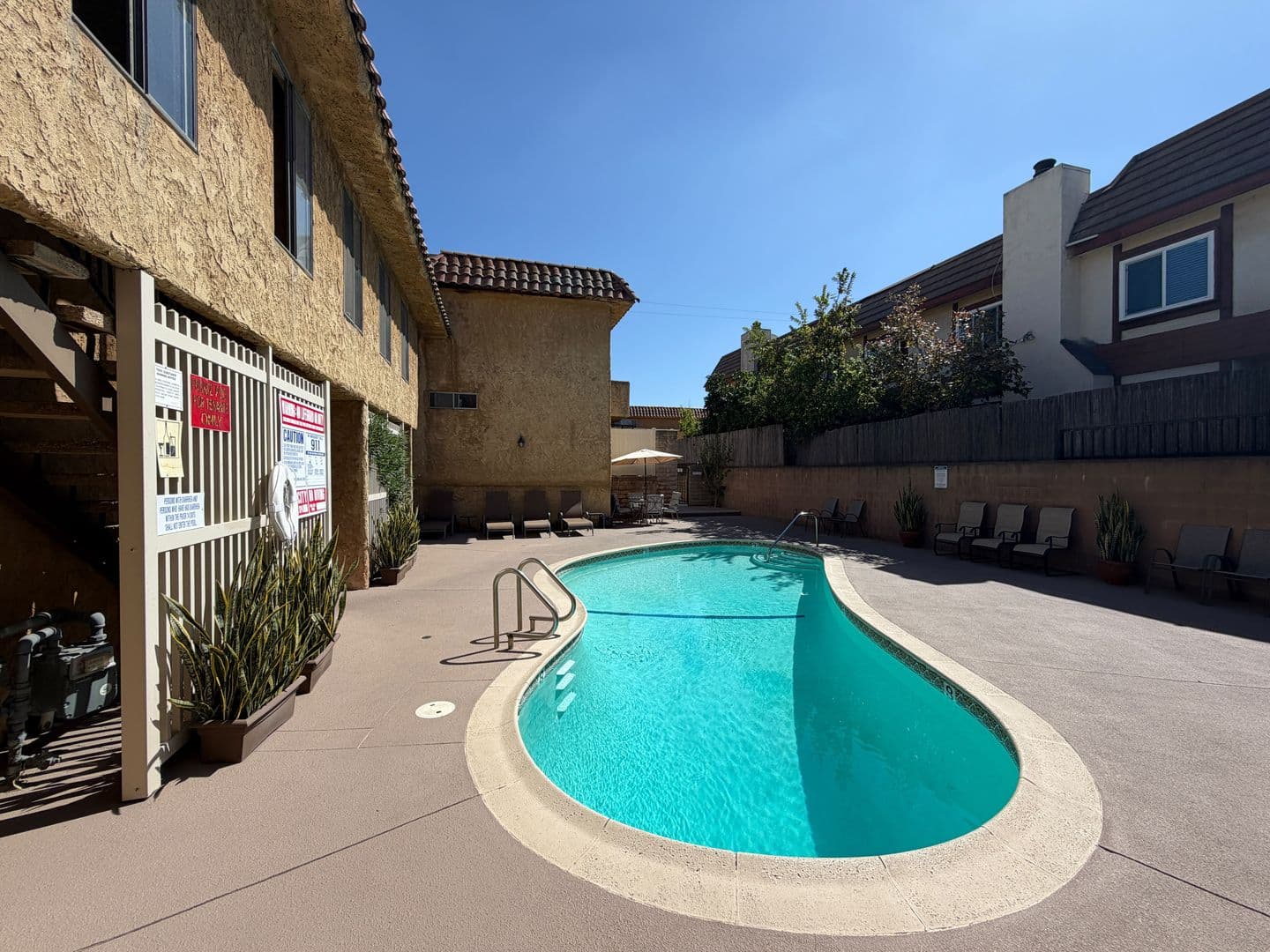 Alhambra Apartment: 300 W Grand Ave
