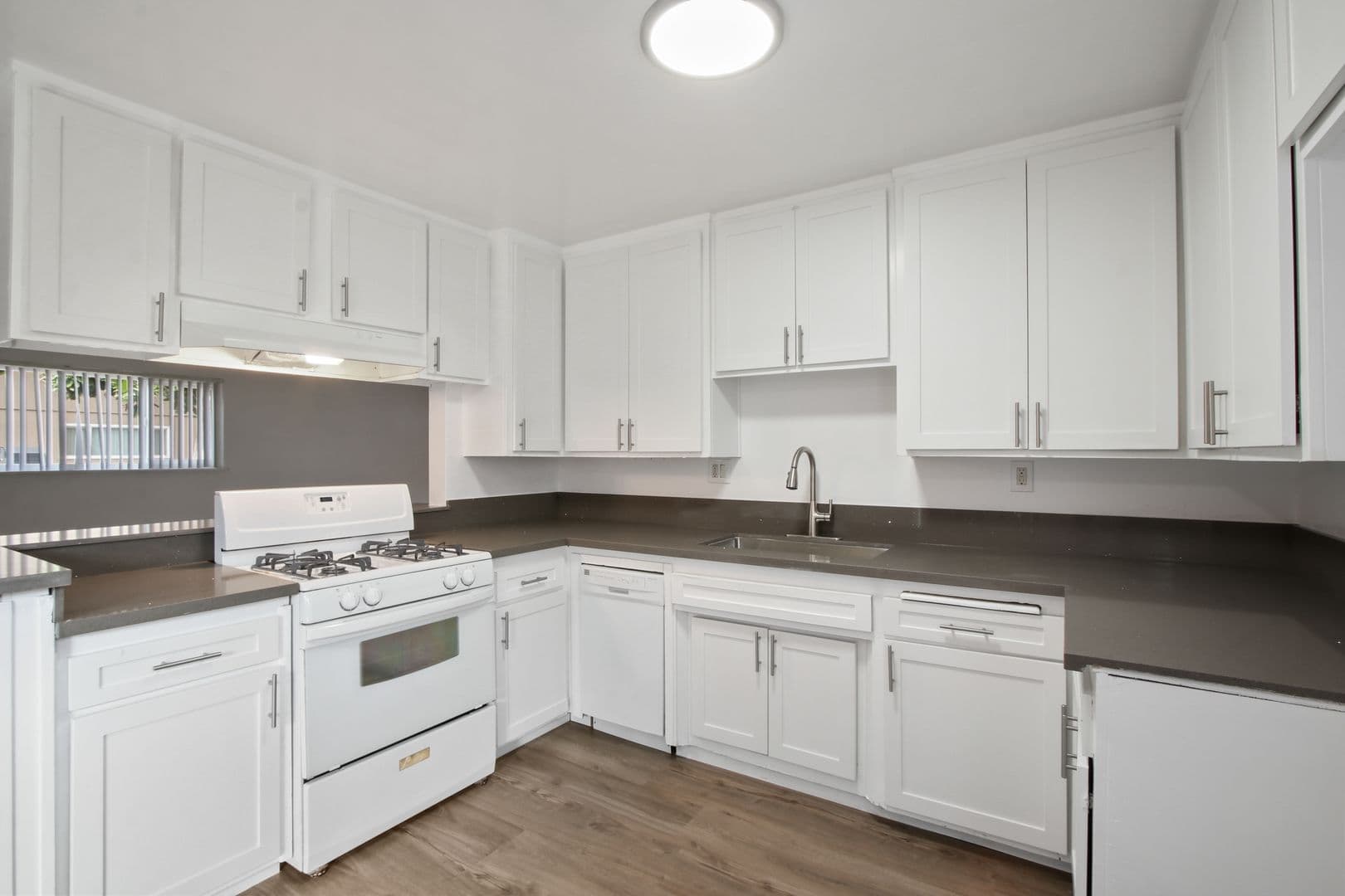 Redlands Apartment: 930 Stillman Ave