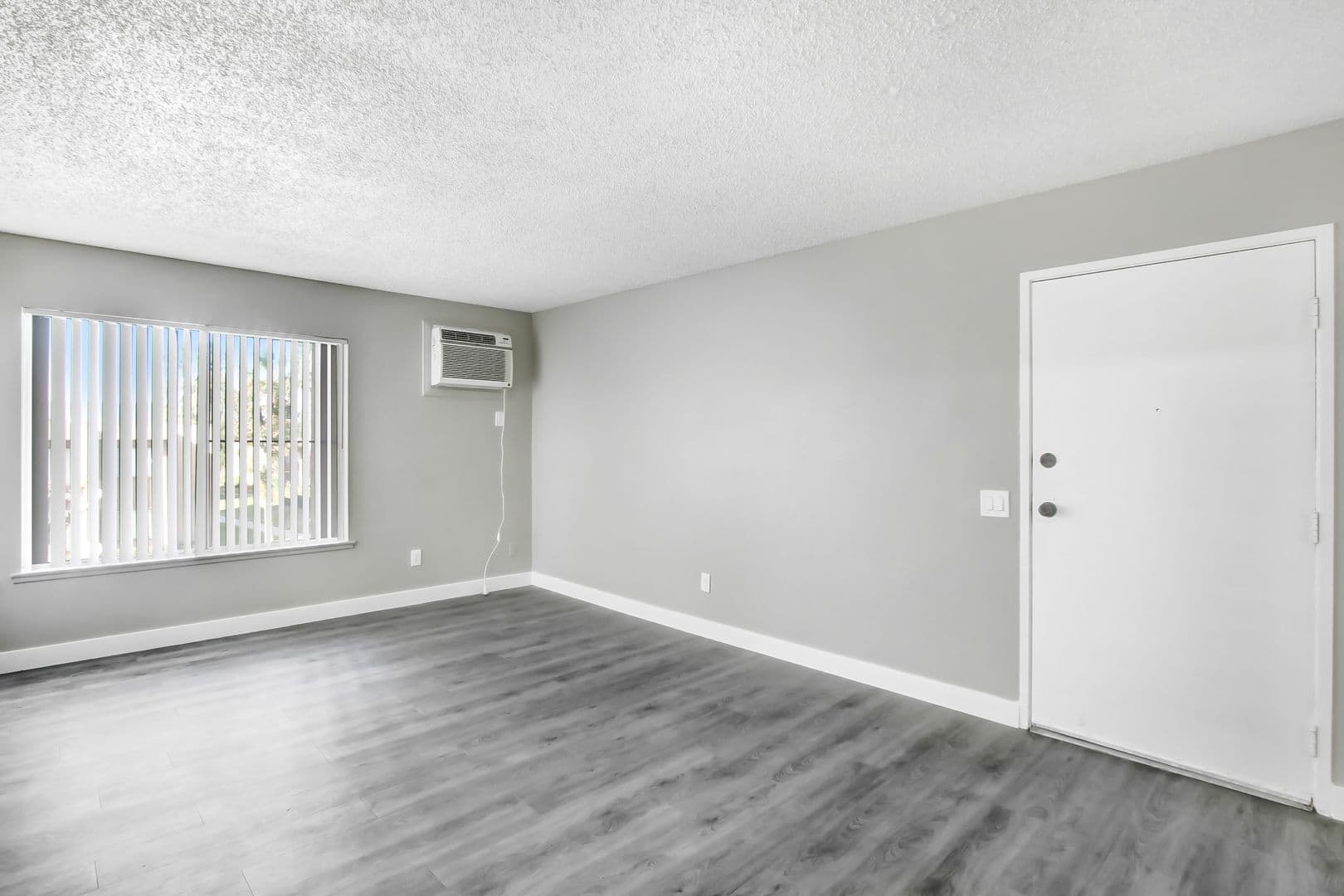 Riverside Apartment: 1066 N Orange Street