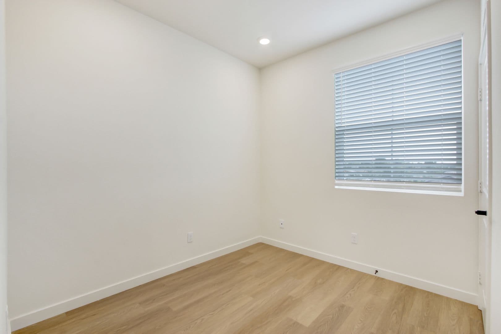 Ontario Apartment: 221 N Mountain Ave