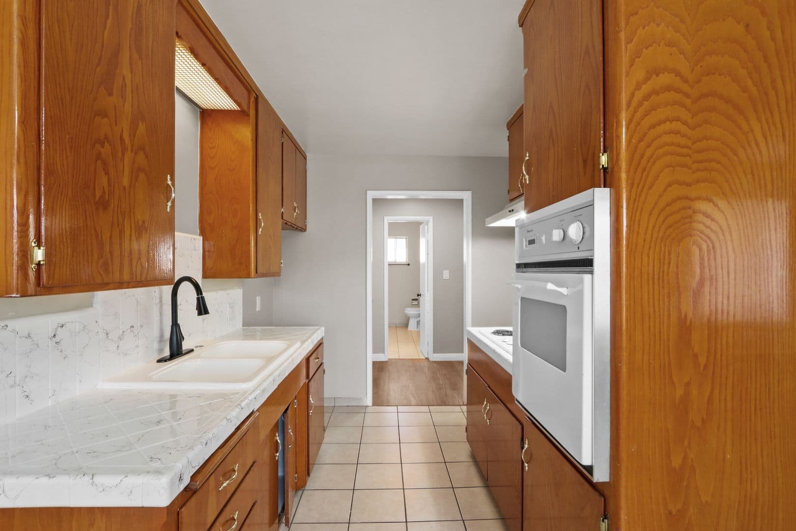 Riverside Apartment: 7469 Magnolia Ave.
