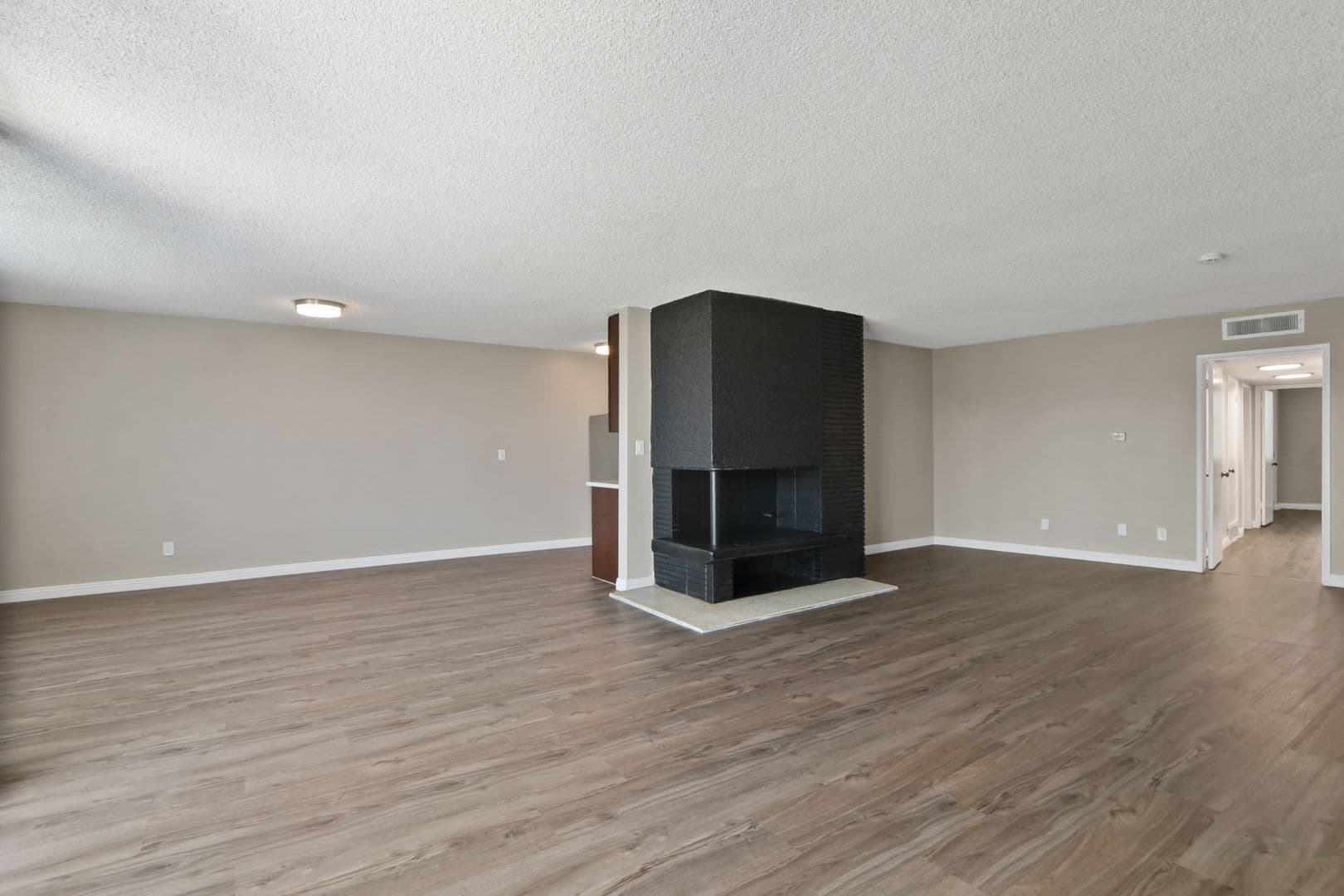 Ontario Apartment: 2908 S. Whispering Lakes Ln