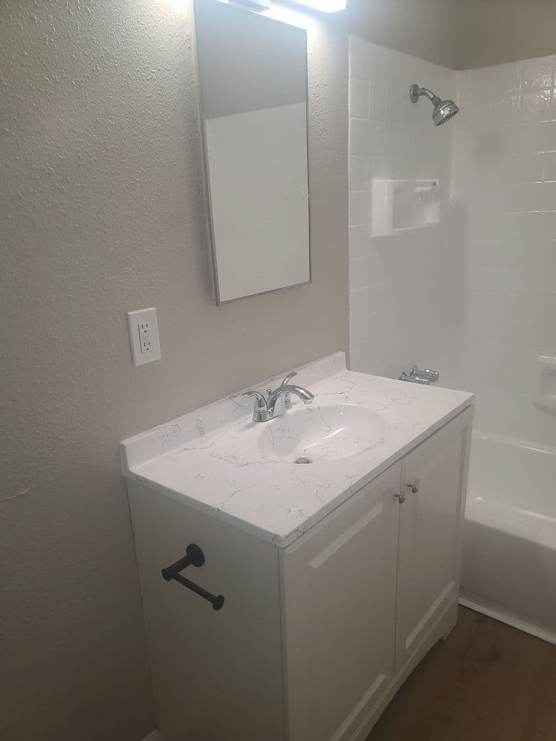 Pomona Apartment: 1079 Patterson Ave.