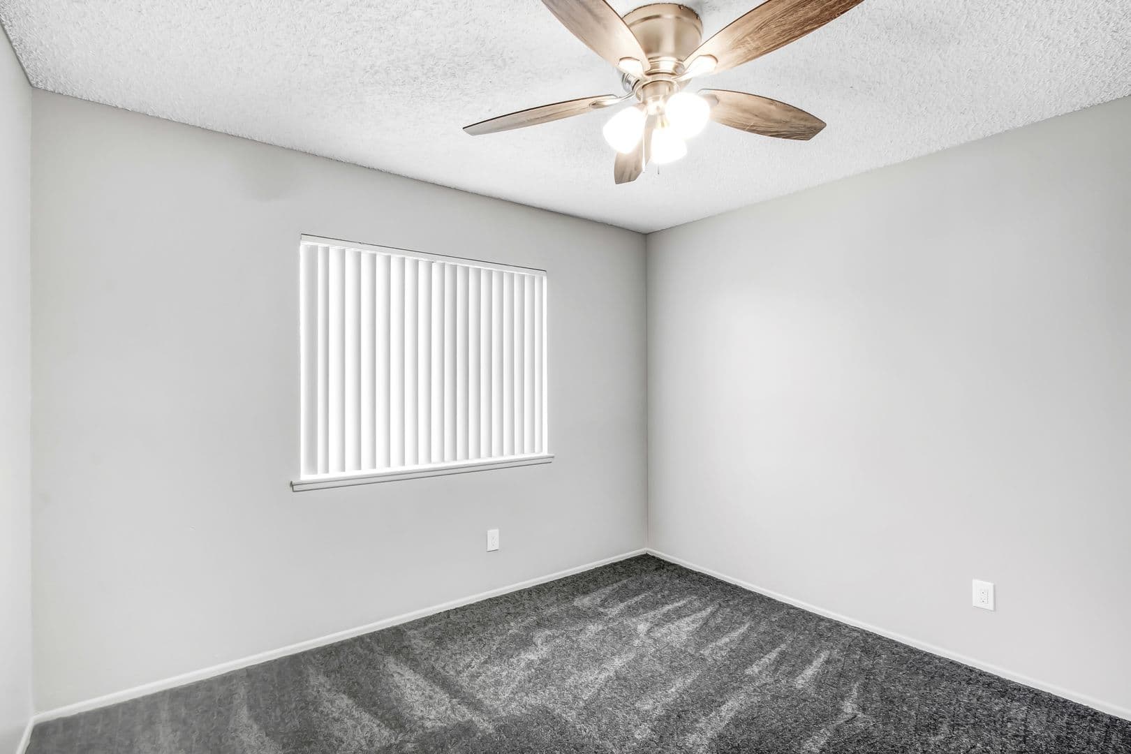 Riverside Apartment: 1066 N Orange Street