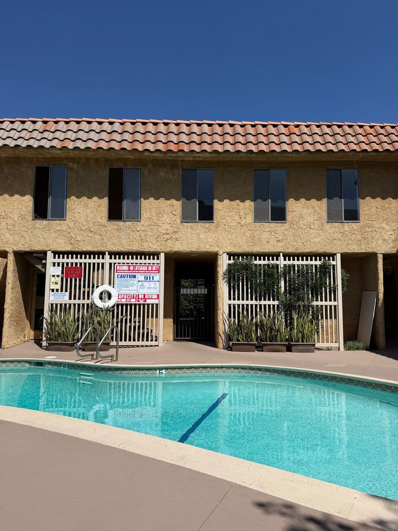 Alhambra Apartment: 300 W Grand Ave