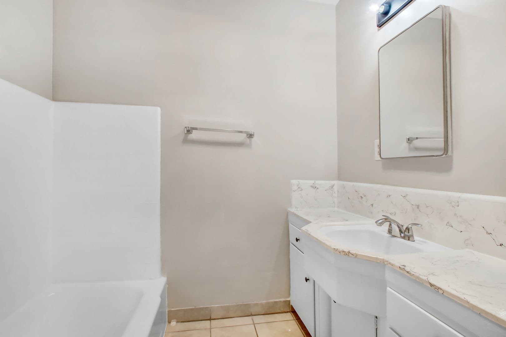 Riverside Apartment: 7469 Magnolia Ave.
