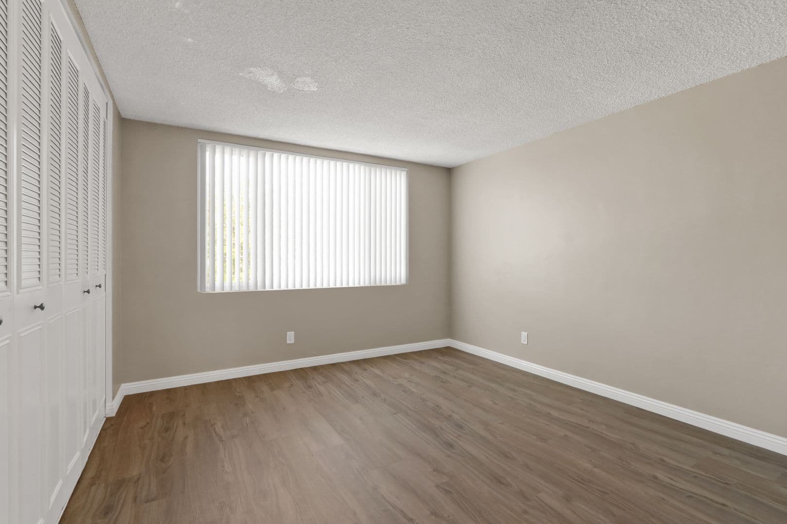 Ontario Apartment: 2908 S. Whispering Lakes Ln