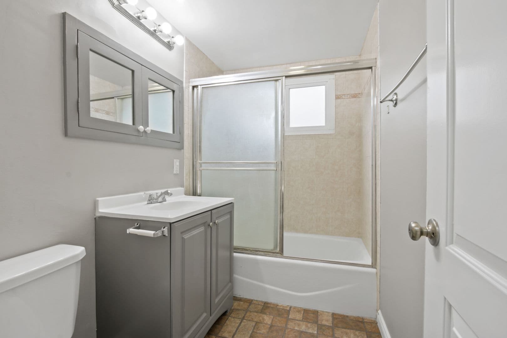 Arcadia Apartment: 2433-2435 S. Baldwin Ave.