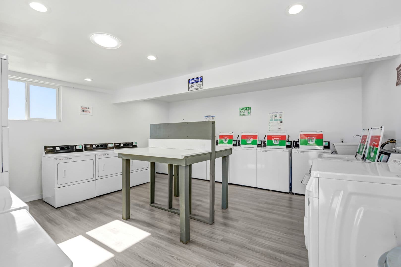Claremont Apartment: 512 W San Jose Ave