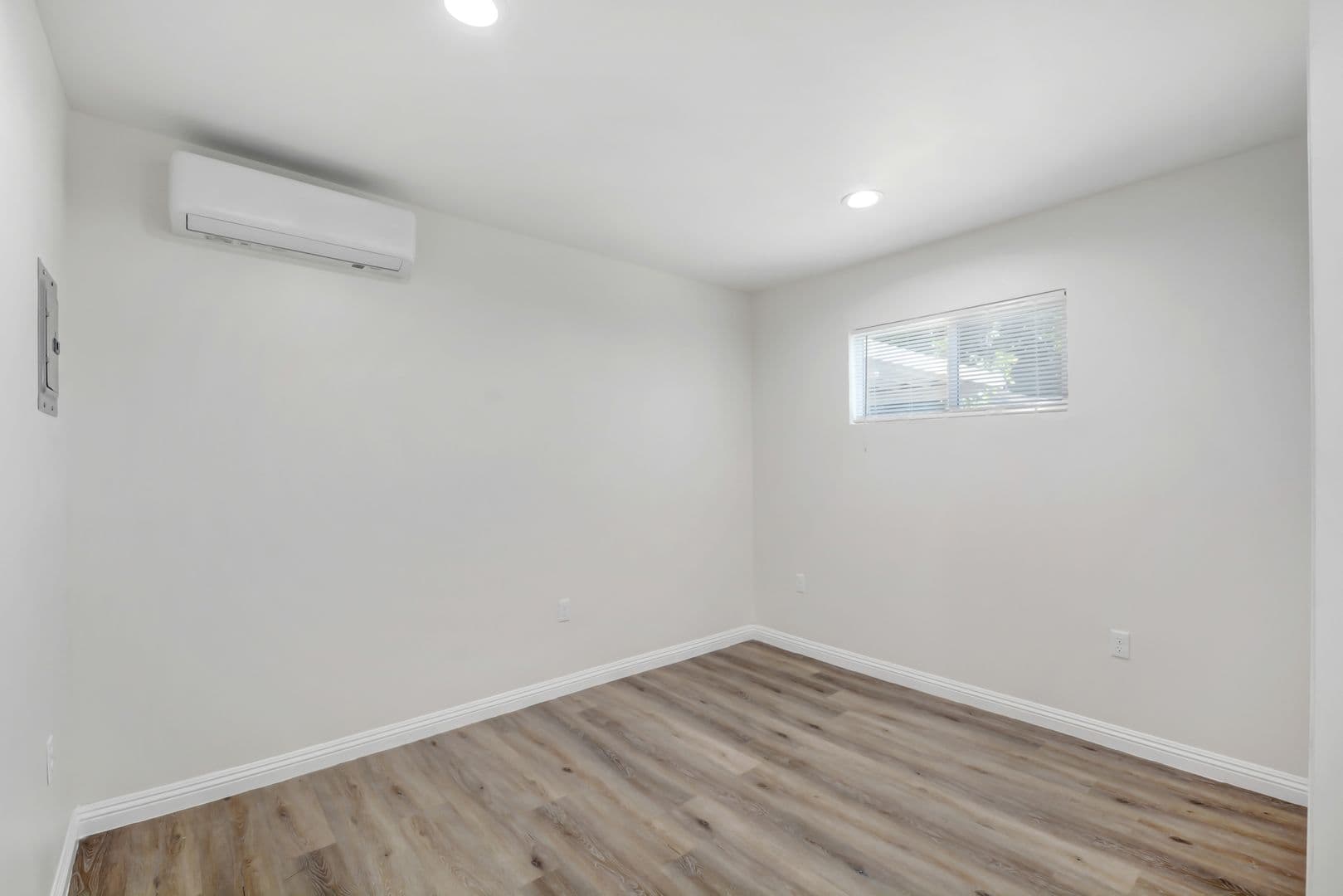 Claremont Apartment: 512 W San Jose Ave