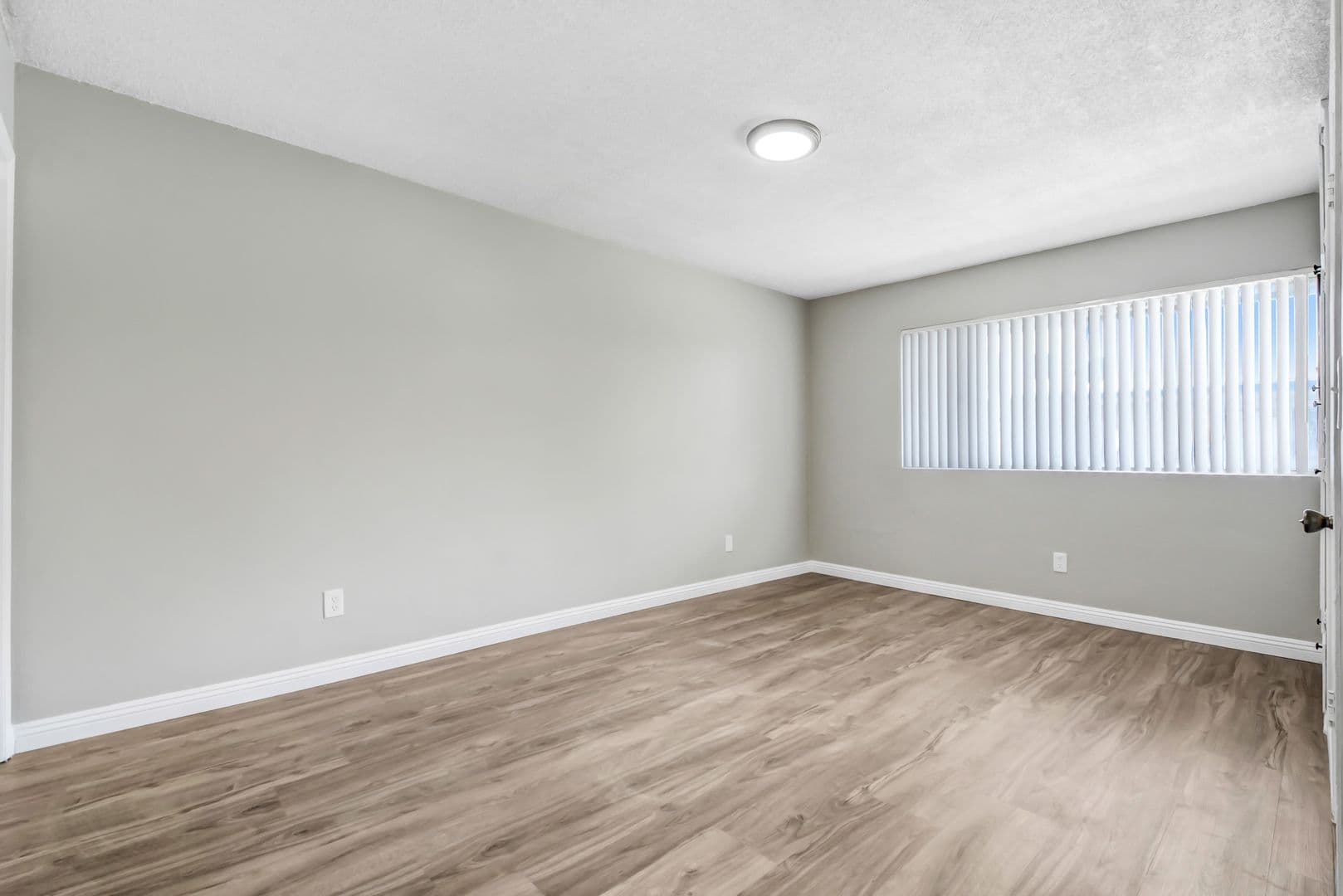 San Bernardino Apartment: 2352-2386 N Leroy St