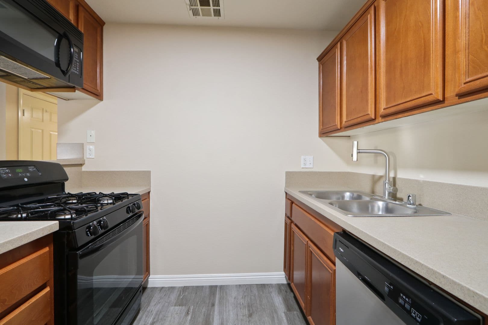 Riverside Apartment: 1054 N Orange St.
