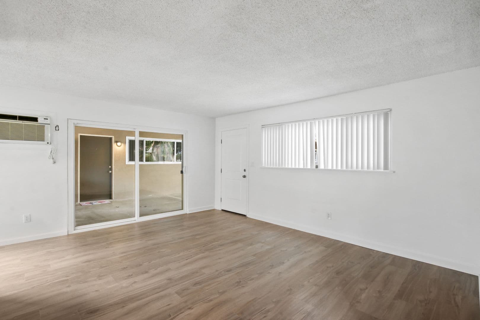 Redlands Apartment: 930 Stillman Ave