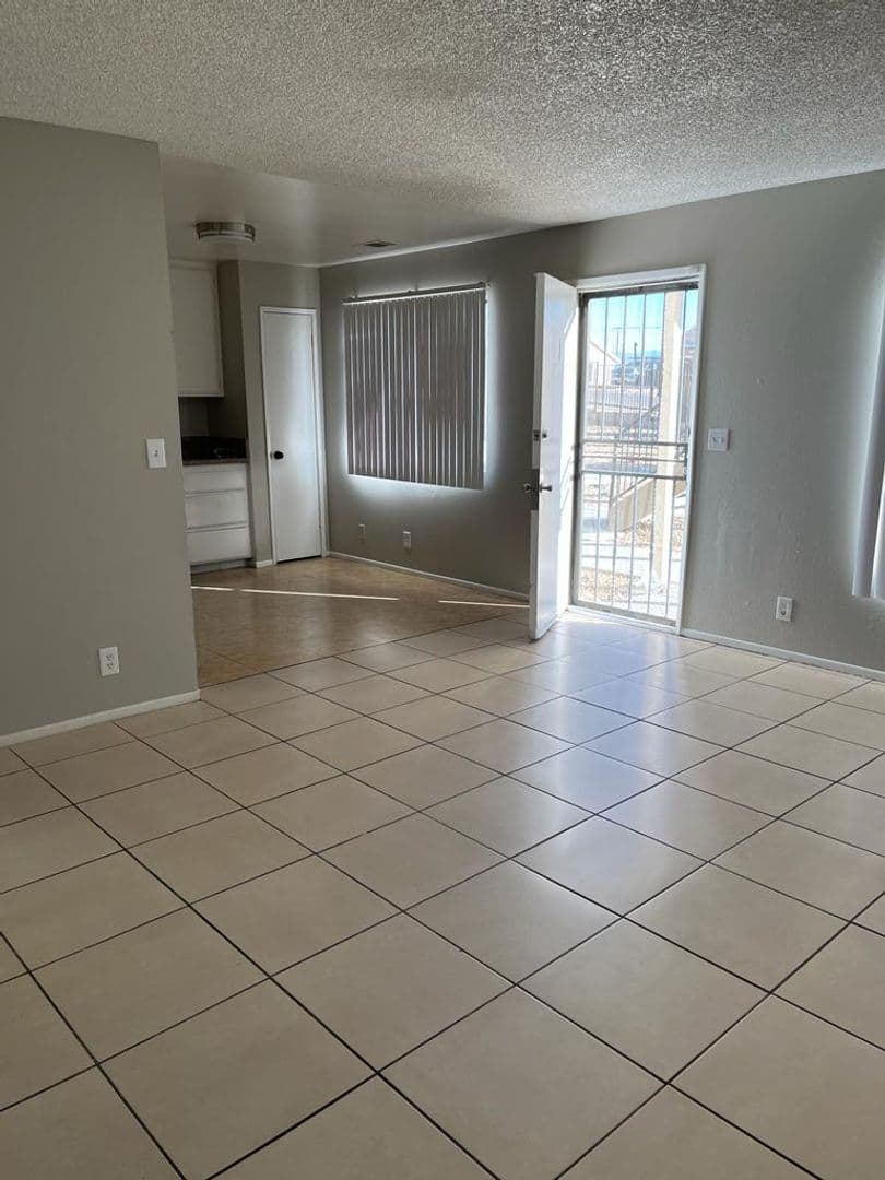 Apple Valley Apartment: 17802 Quantico Rd