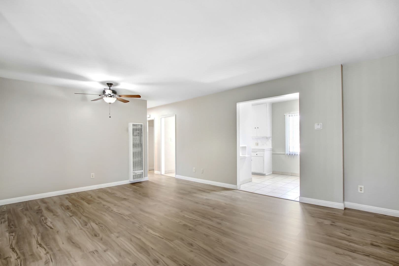 Riverside Apartment: 7469 Magnolia Ave.