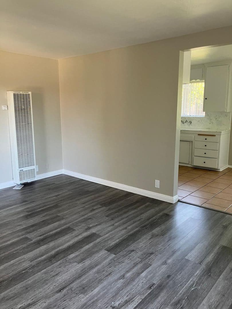 Riverside Apartment: 3801 Madison St.