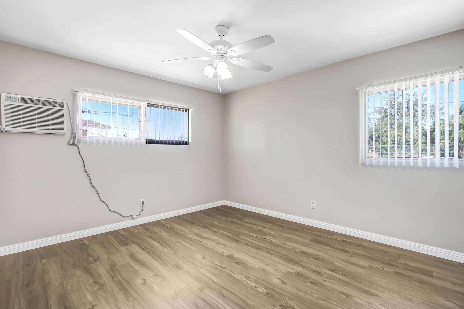Riverside Apartment: 7469 Magnolia Ave.