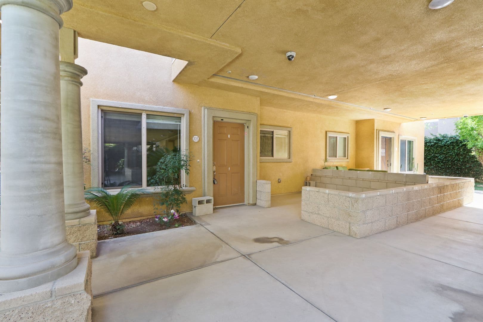 Riverside Apartment: 1054 N Orange St.