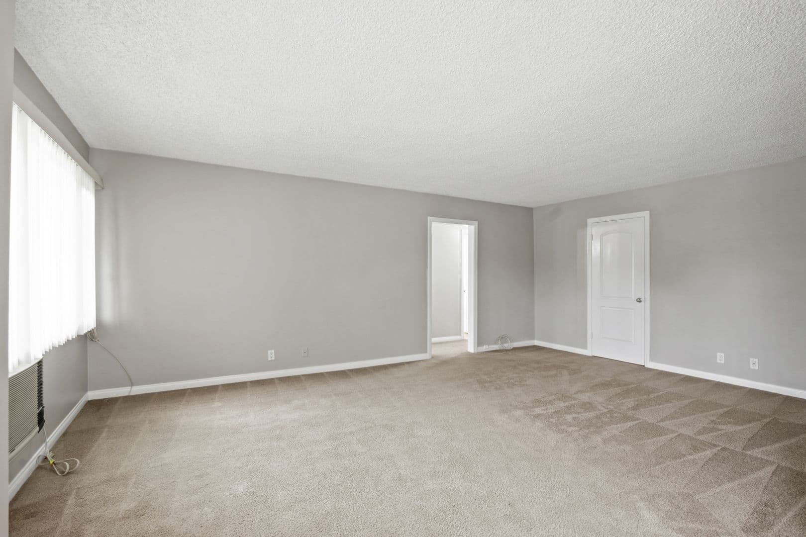 Arcadia Apartment: 2433-2435 S. Baldwin Ave.