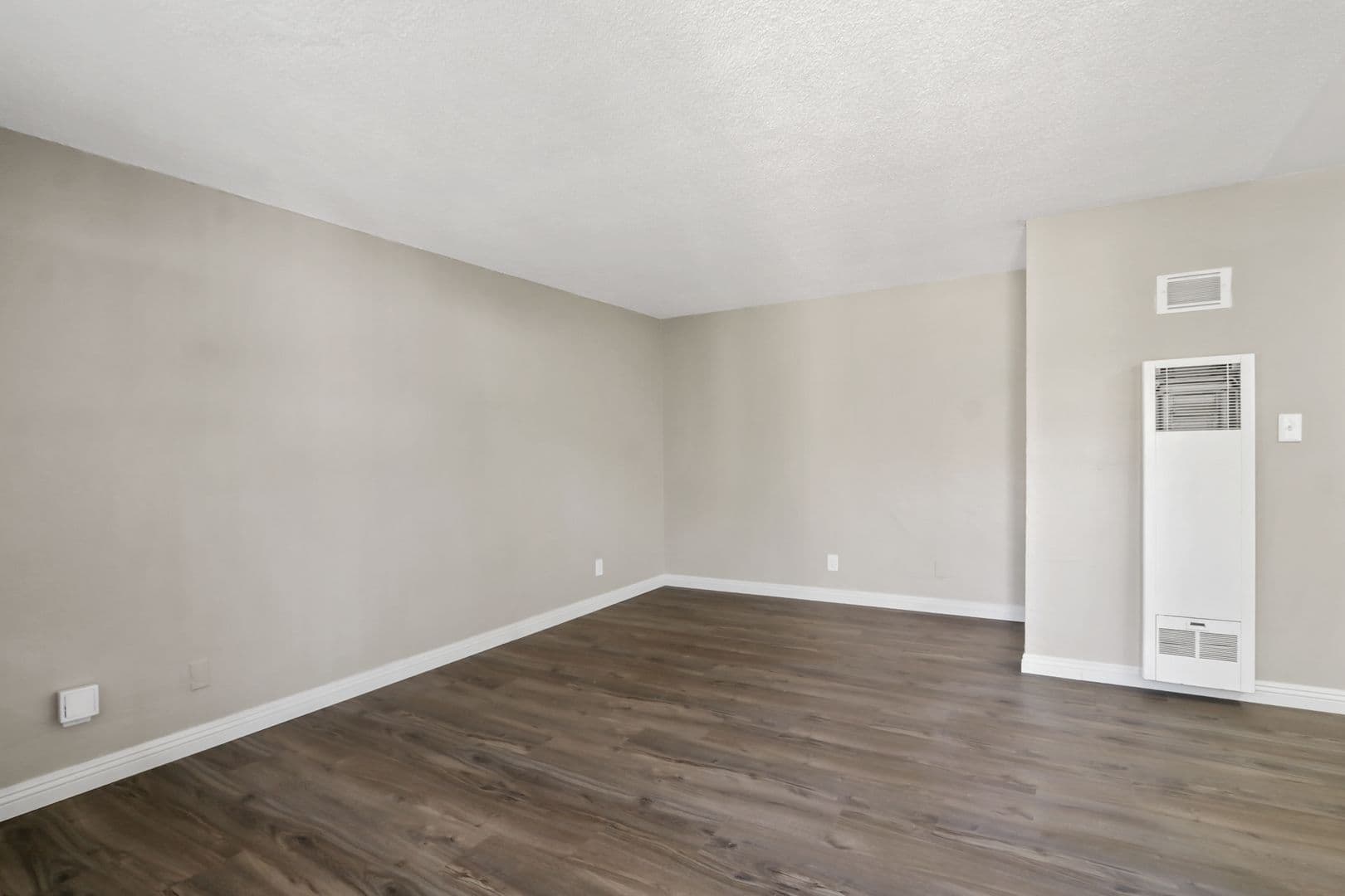Riverside Apartment: 7429 Potomac Street