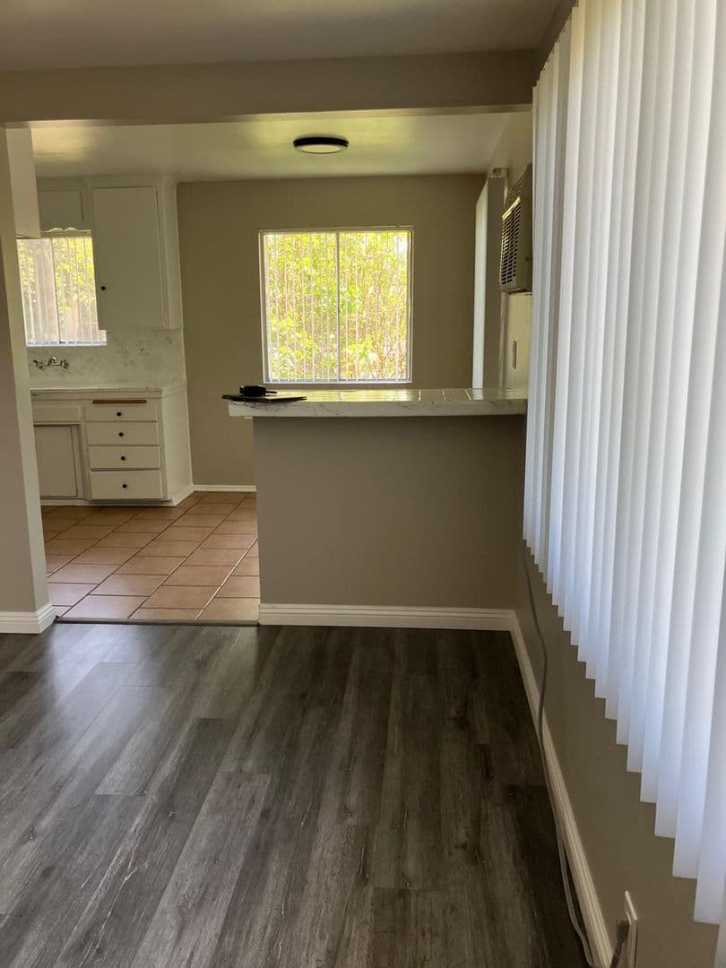 Riverside Apartment: 3801 Madison St.