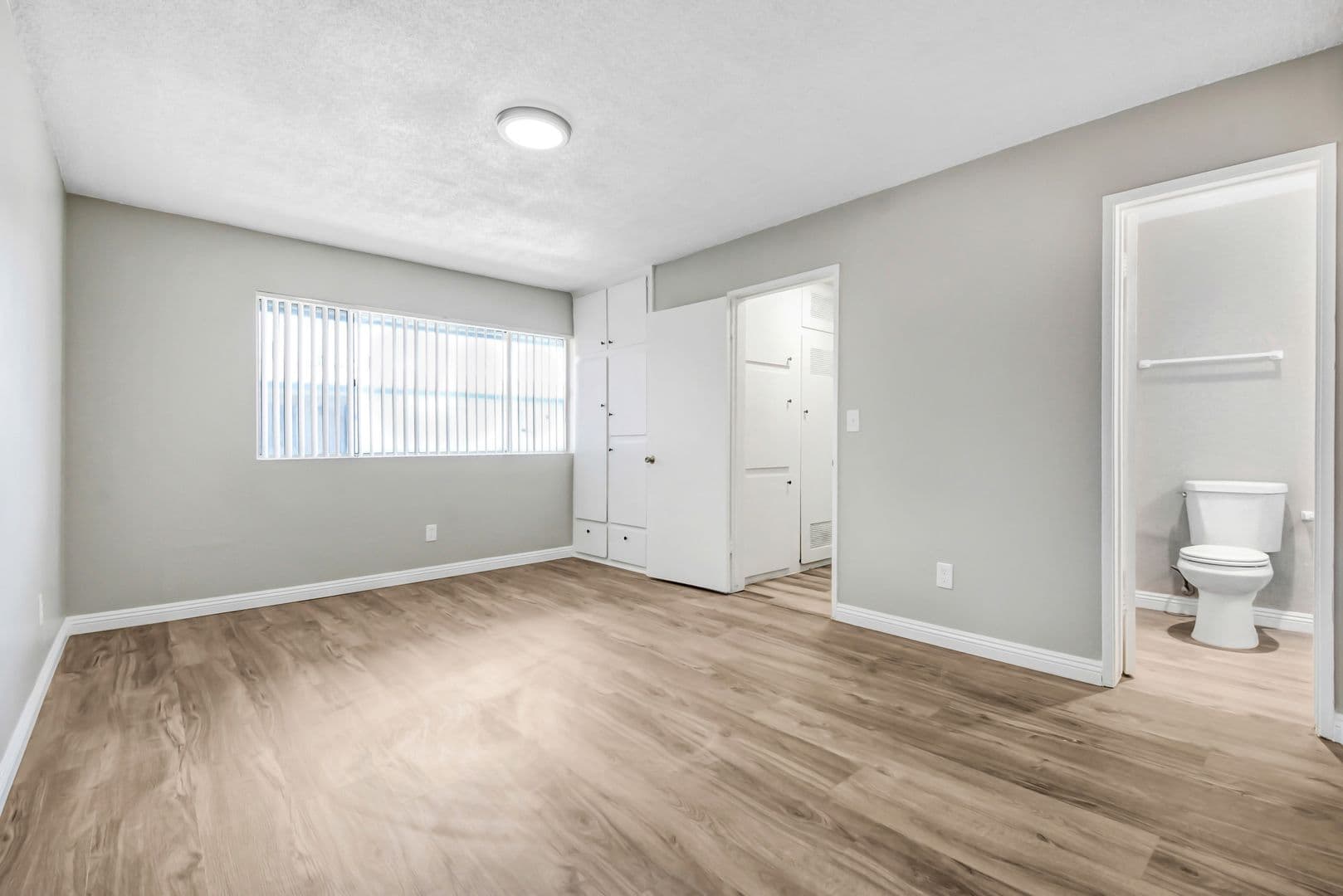 San Bernardino Apartment: 2352-2386 N Leroy St