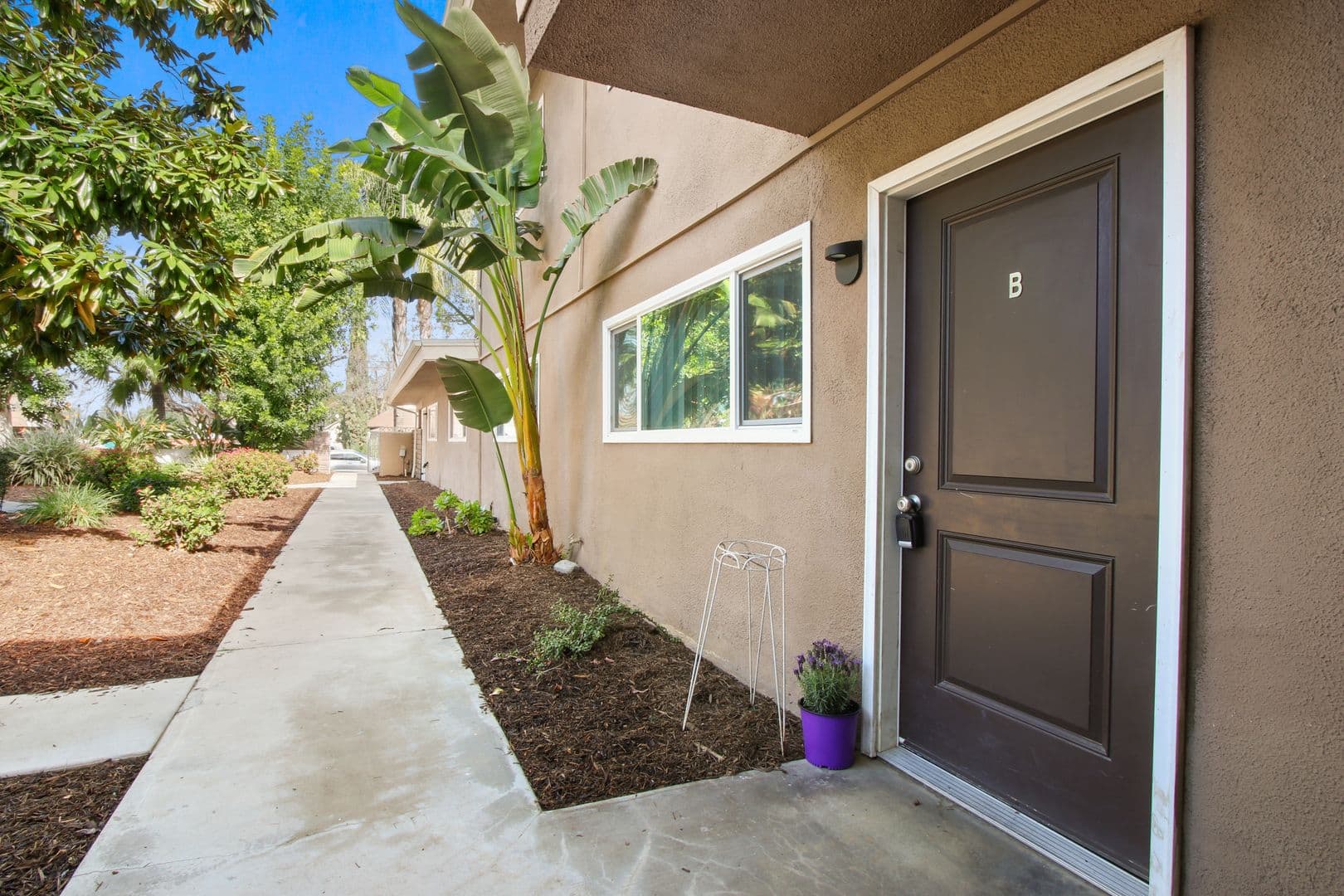 Redlands Apartment: 930 Stillman Ave