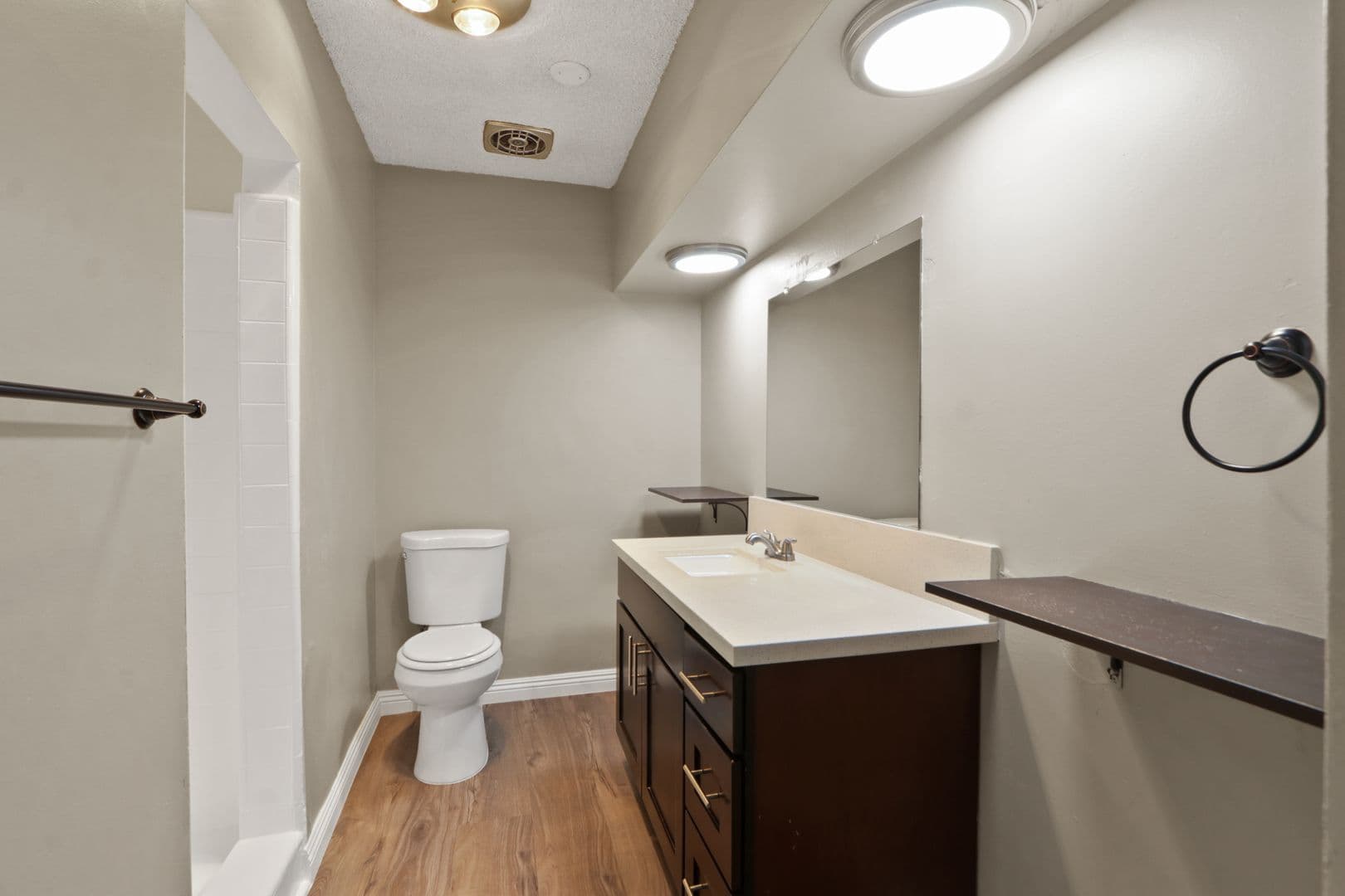 Ontario Apartment: 2908 S. Whispering Lakes Ln