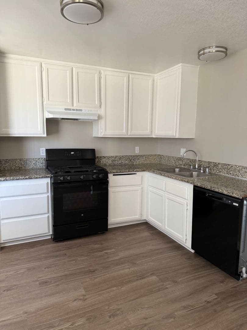 Apple Valley Apartment: 17802 Quantico Rd