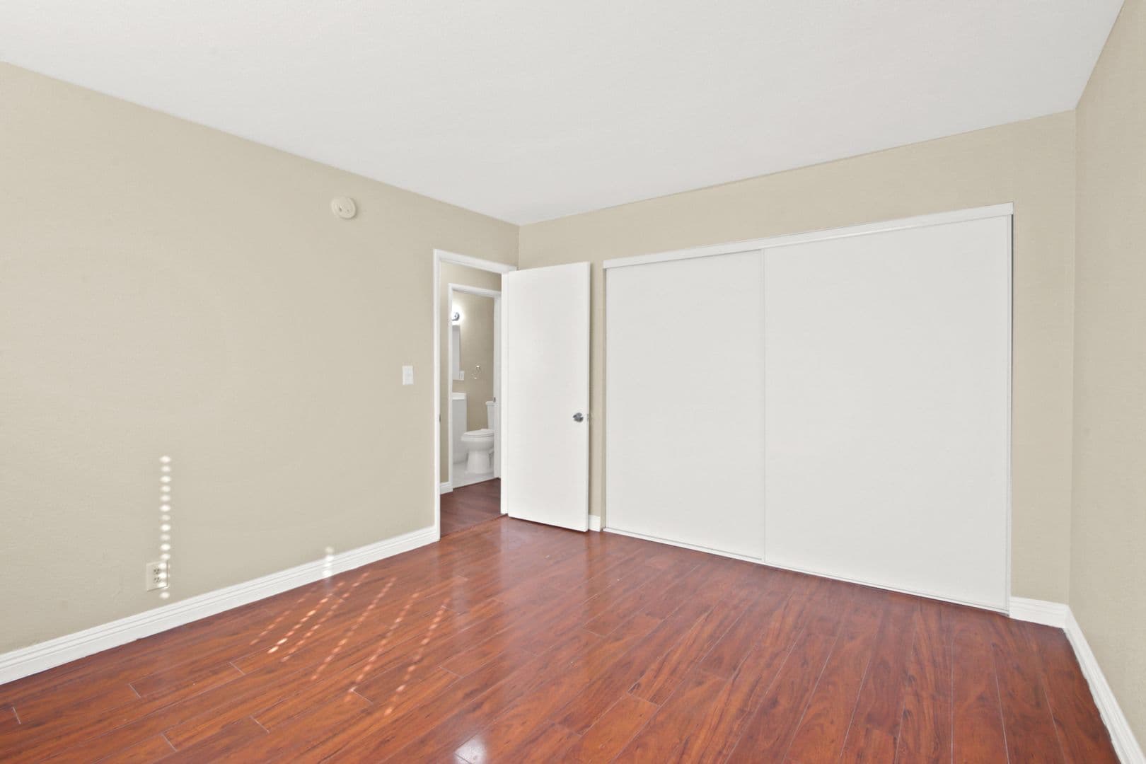 Alhambra Apartment: 3104-3208 W Ramona Rd