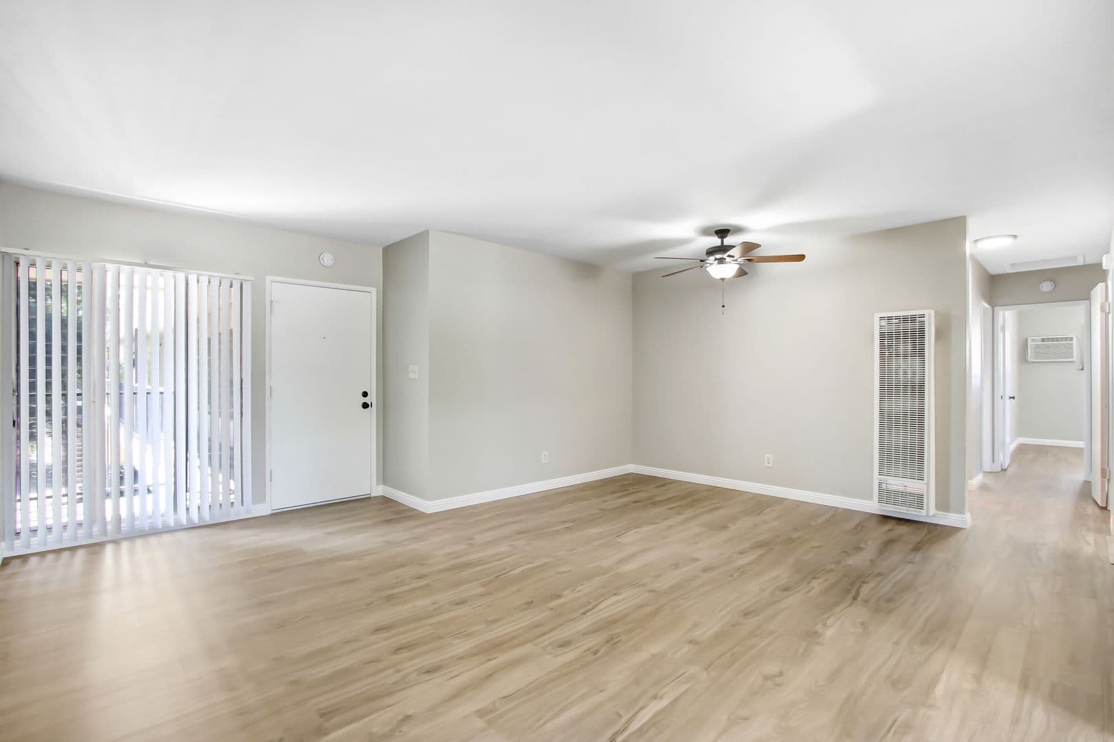Riverside Apartment: 7469 Magnolia Ave.