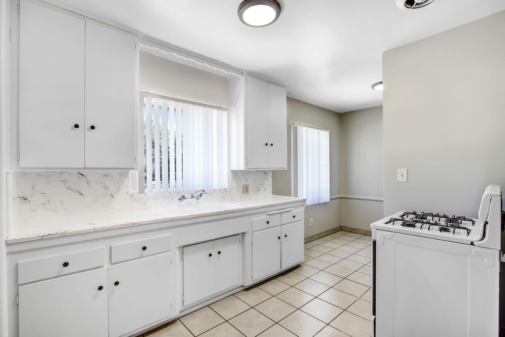 Riverside Apartment: 7469 Magnolia Ave.