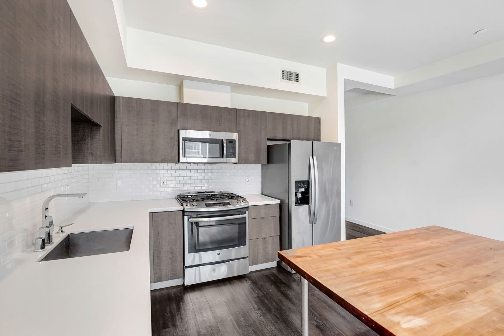 Culver City Apartment: 11955 W. Washington Blvd