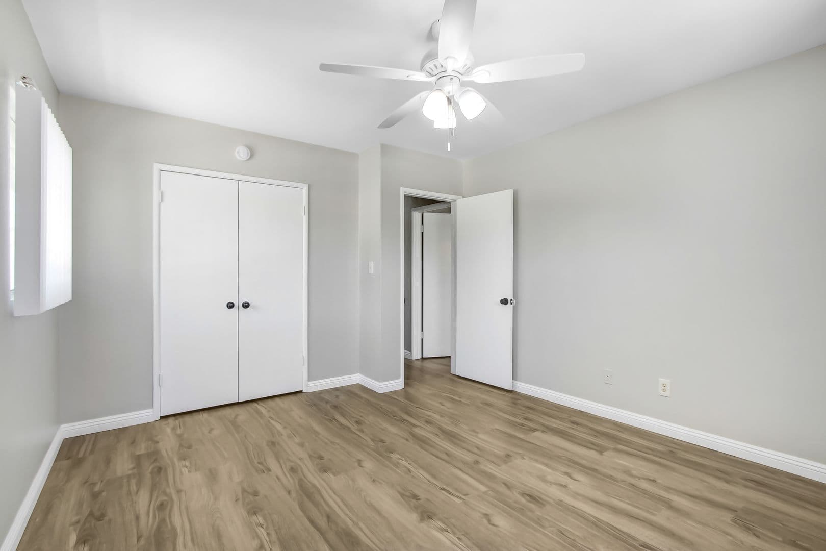 Riverside Apartment: 7469 Magnolia Ave.